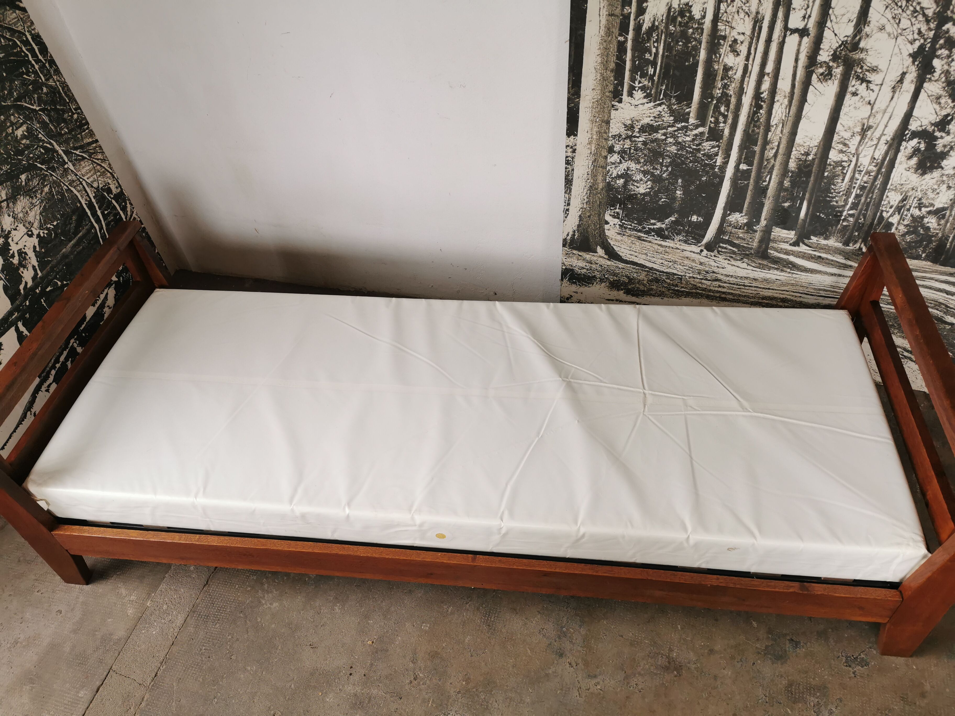 Mru bed René Gabriel, reconstruction