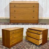 English chest of drawers from the 70s in mahogany
