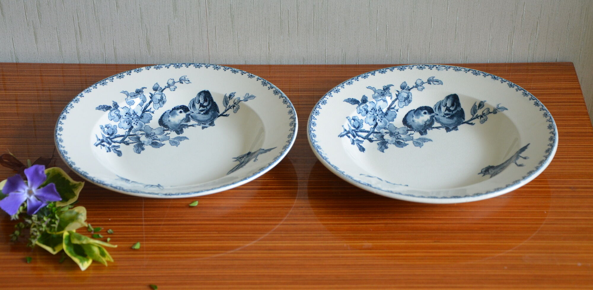 Lot of 2 hollow plates Sarreguemines, Favorite collection