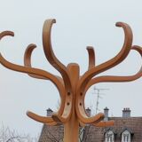 Baumann parrot coat rack