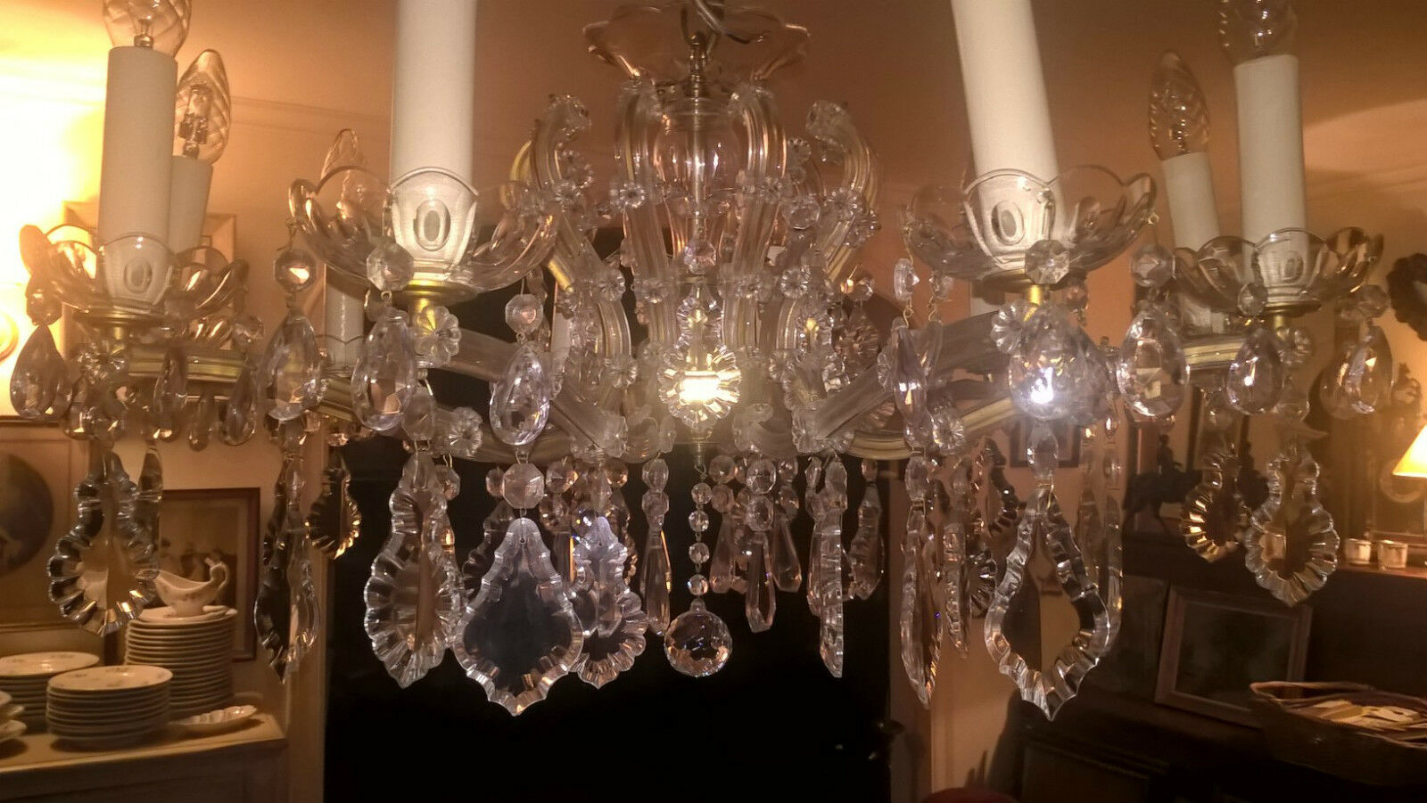 Marie-Therese's 10-armed light chandelier