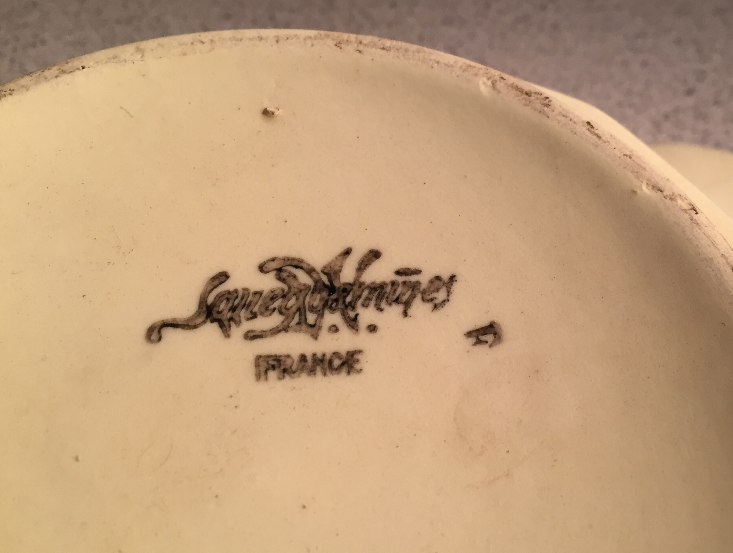 Sarreguemines earthenware dish early twentieth century