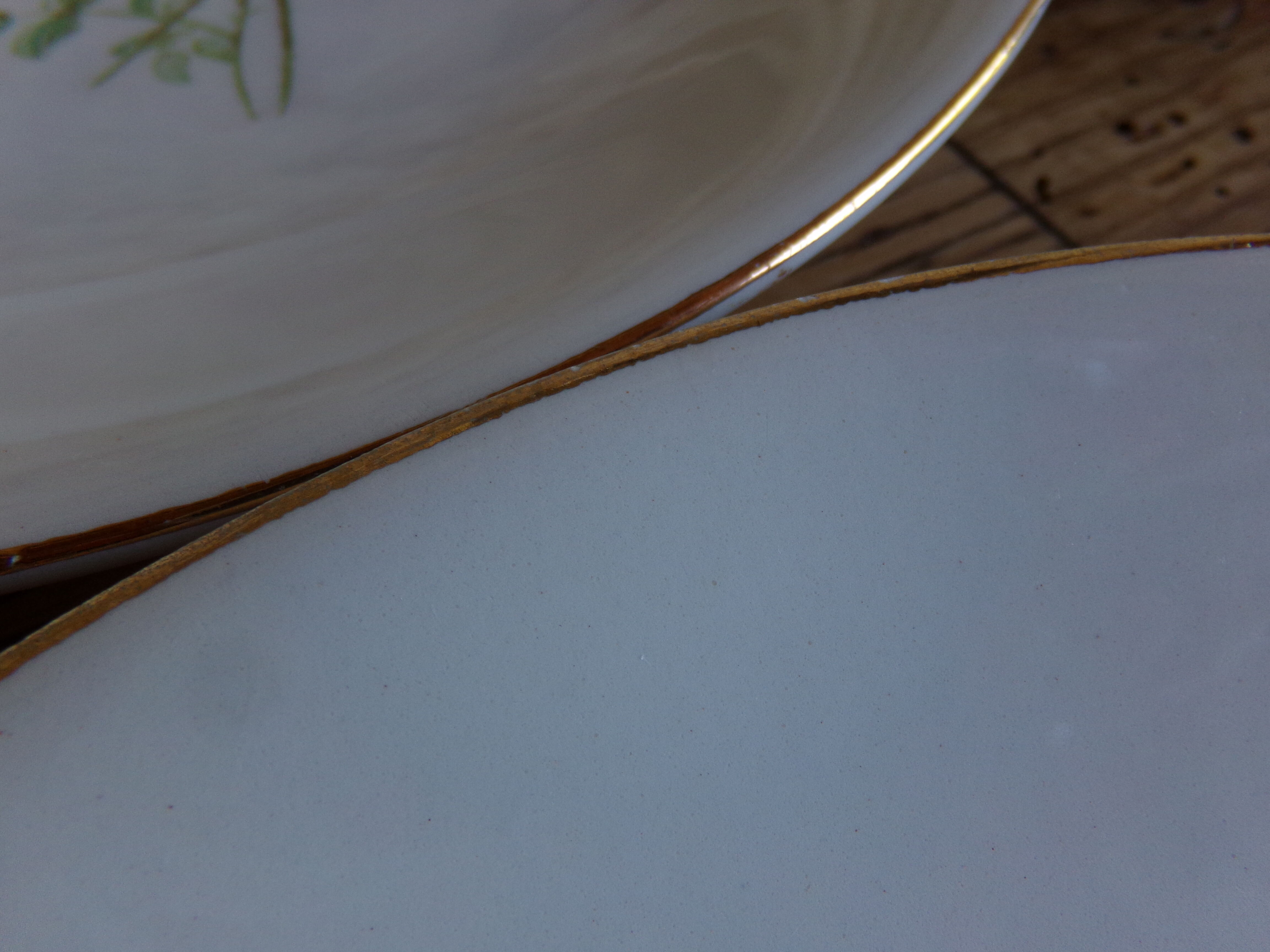 8 flat plates Gien model "Pompadour"