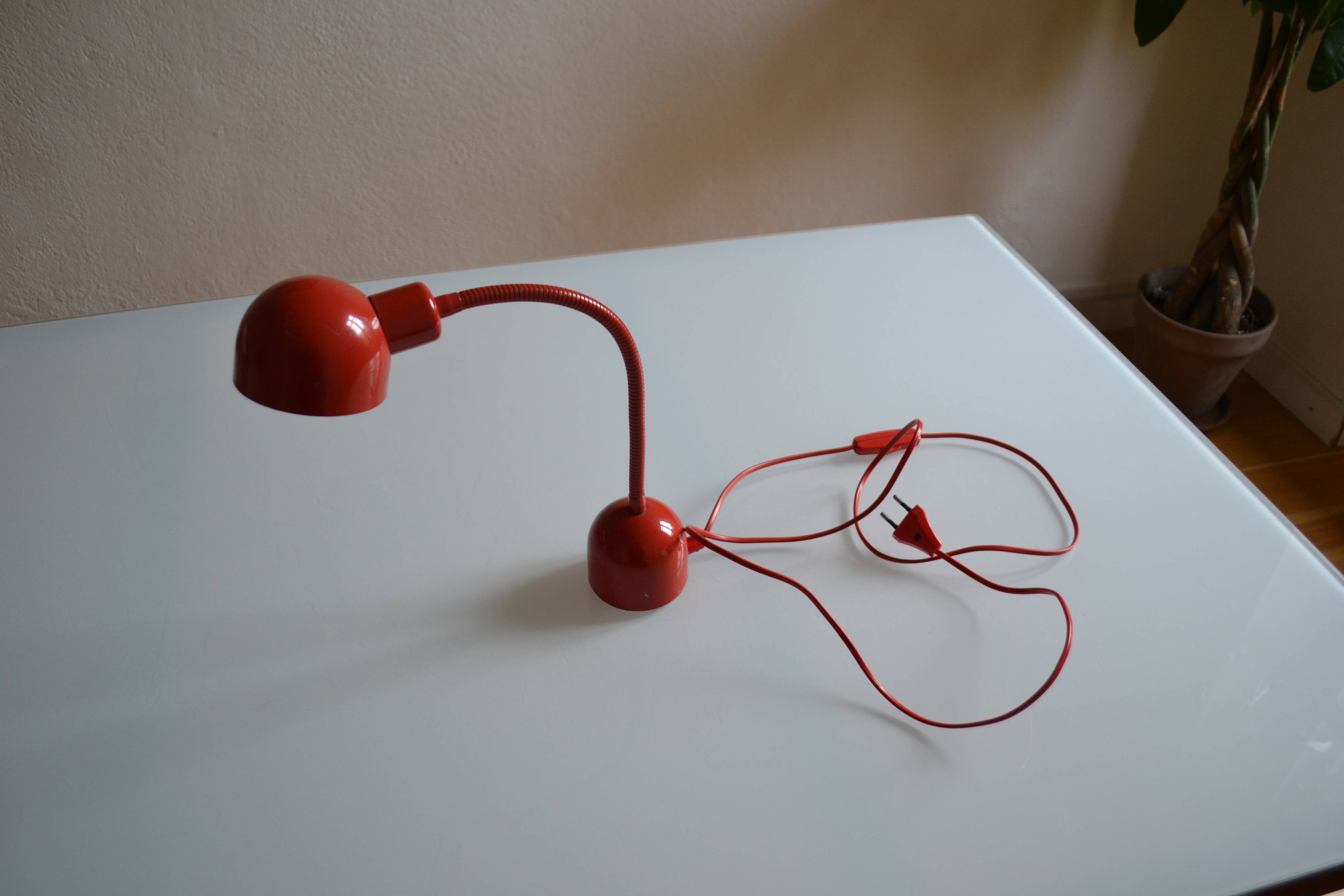 Lampe de bureau vintage France rouge Postmoderniste années 80 1980