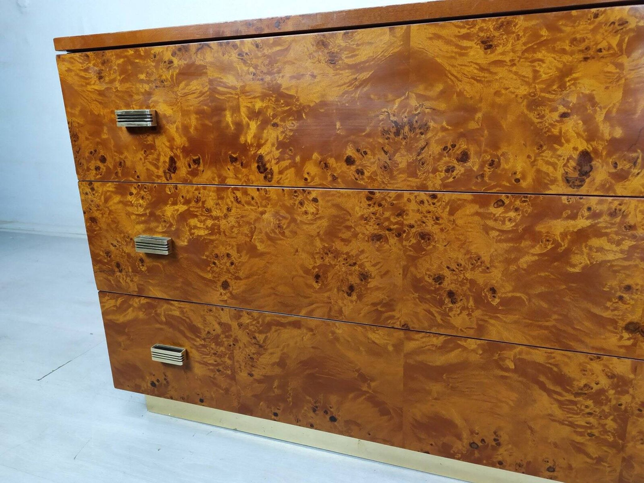 Vintage drawer chest in amboyna burl, 1970s