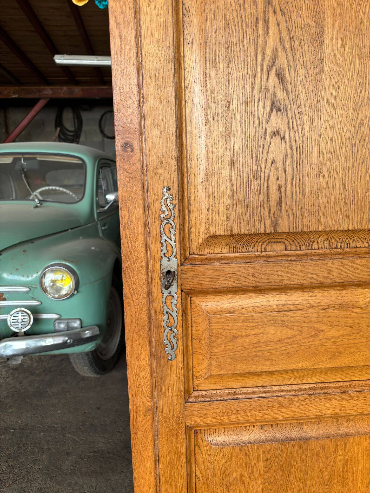 Solid wood cabinet / storage unit with one door.