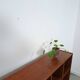 Deens teak brede LP kast met planken, lades en bar met spiegel