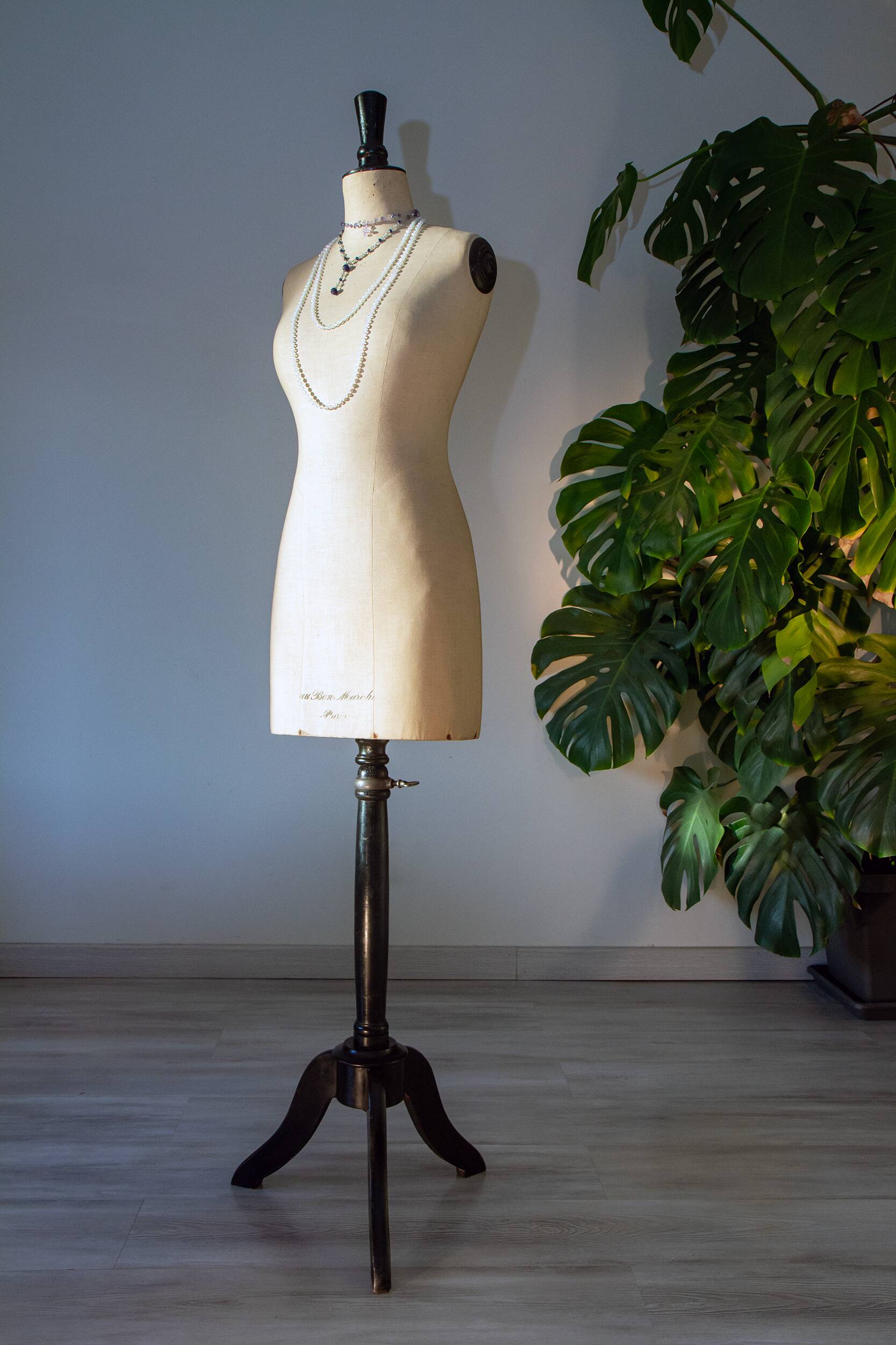 Mannequin Girard Paris, for "Au bon marché" early 20th century.