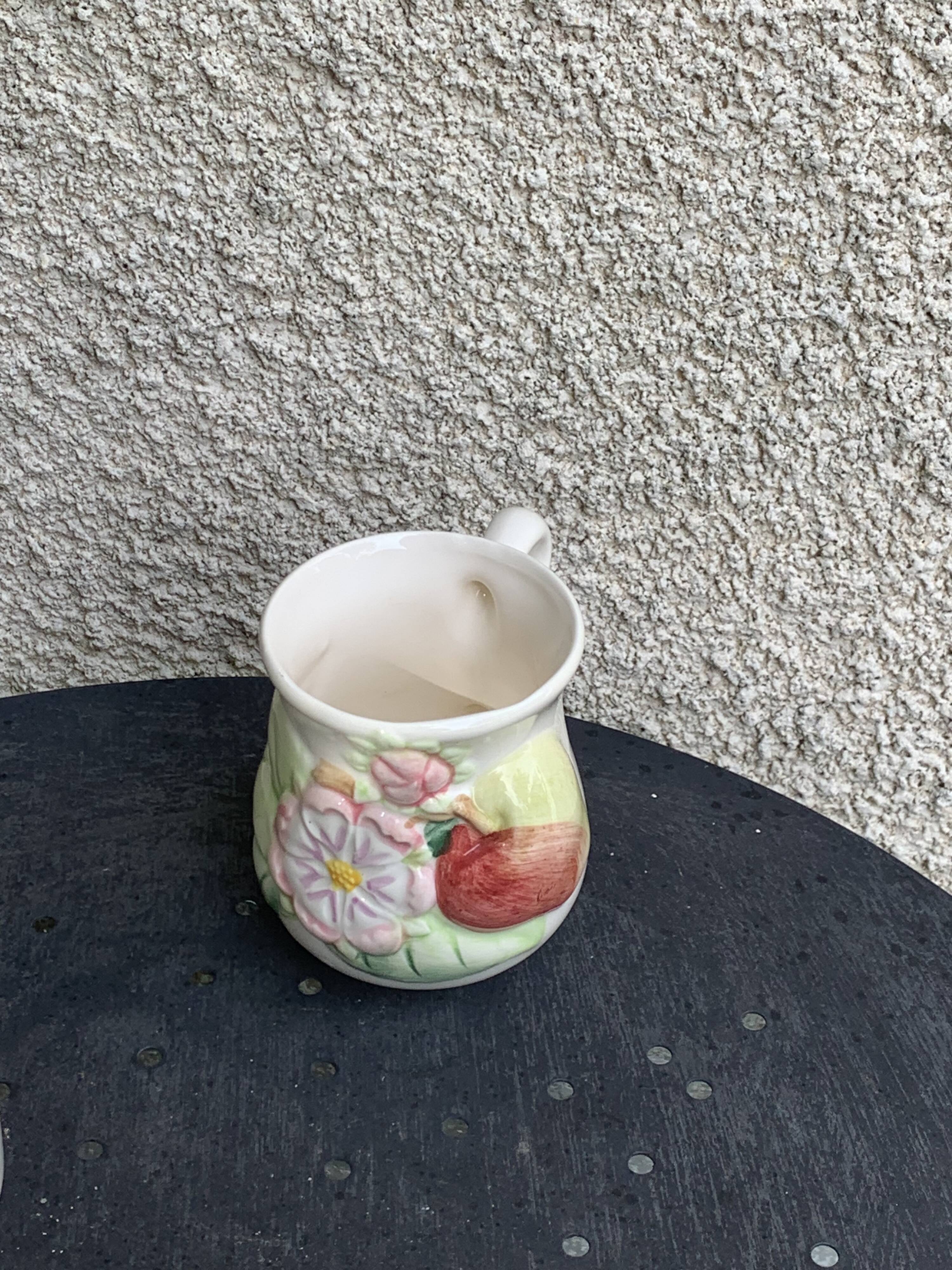 Lunch service in enameled ceramic, slip, white, pink and green, vintage