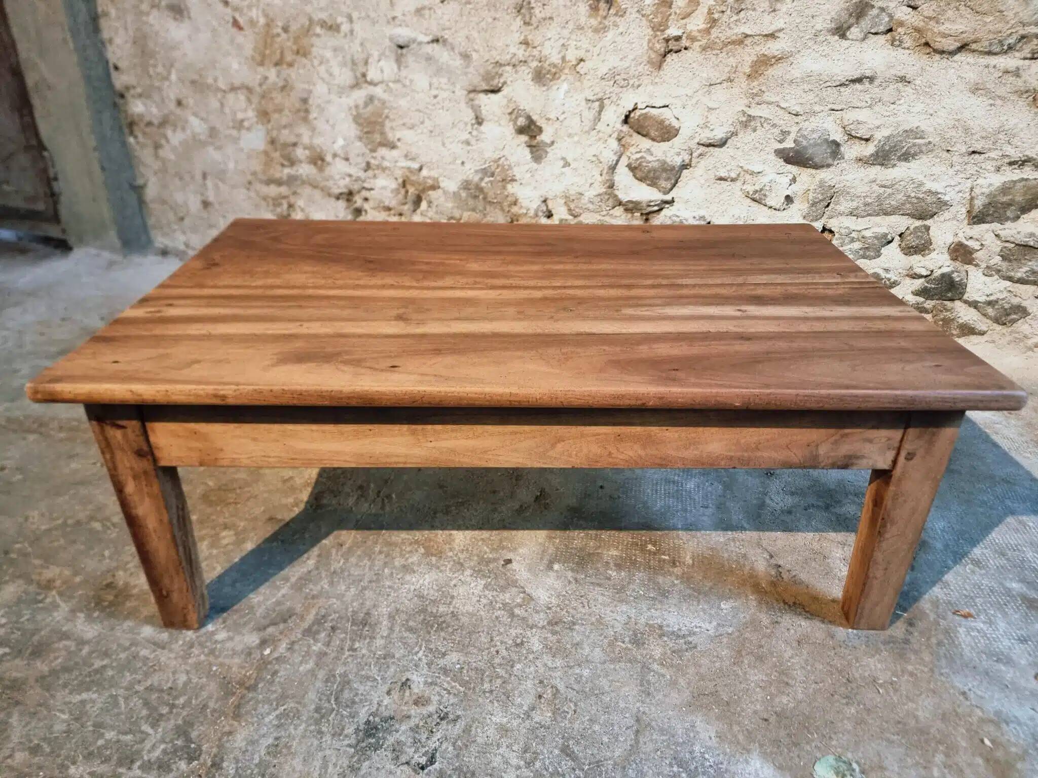 Table basse ancienne française en noyer avec tiroir – XIXe siècle, vers 1850