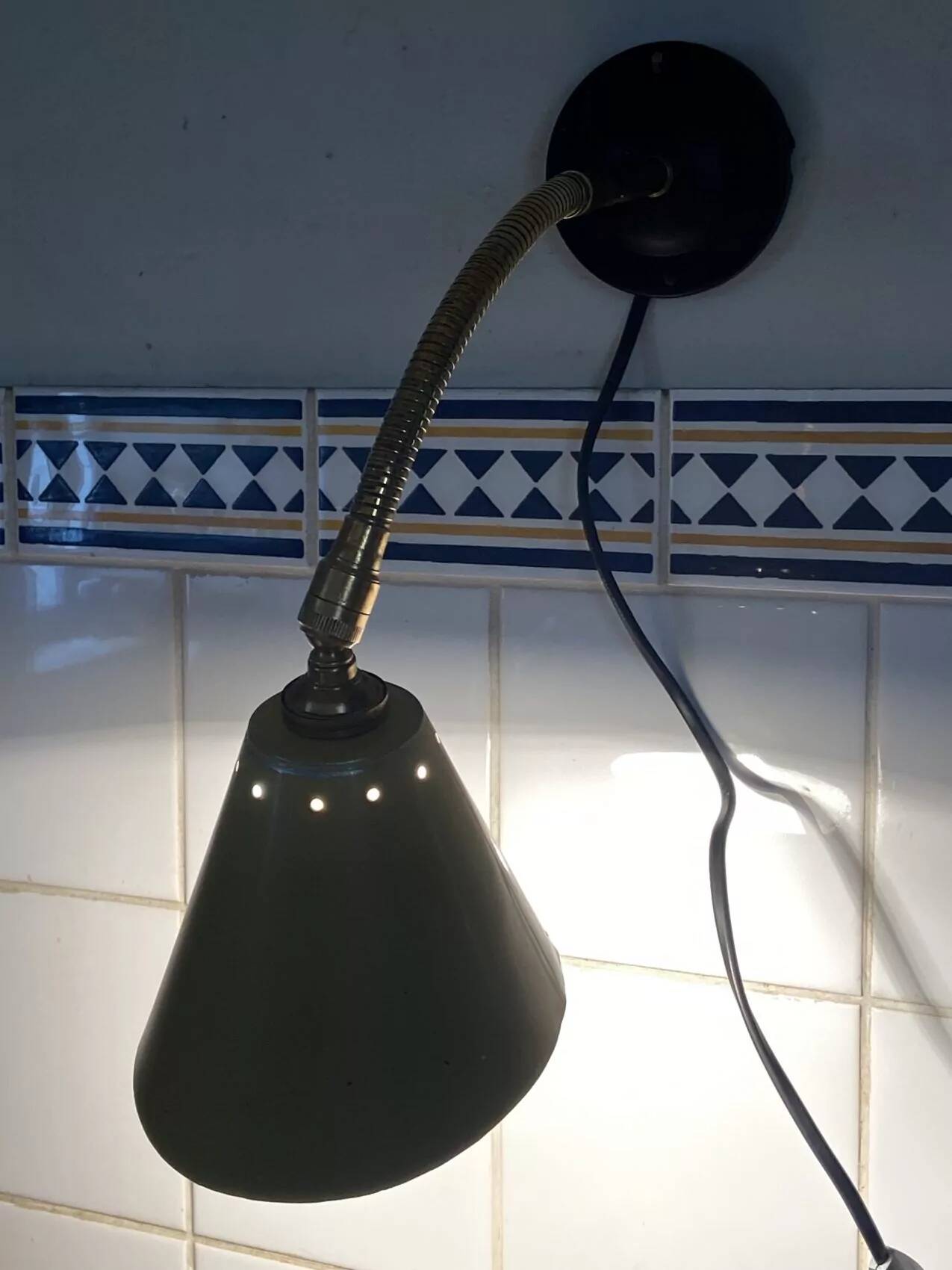 Vintage adjustable wall light – yellow metal and brass – 1960s