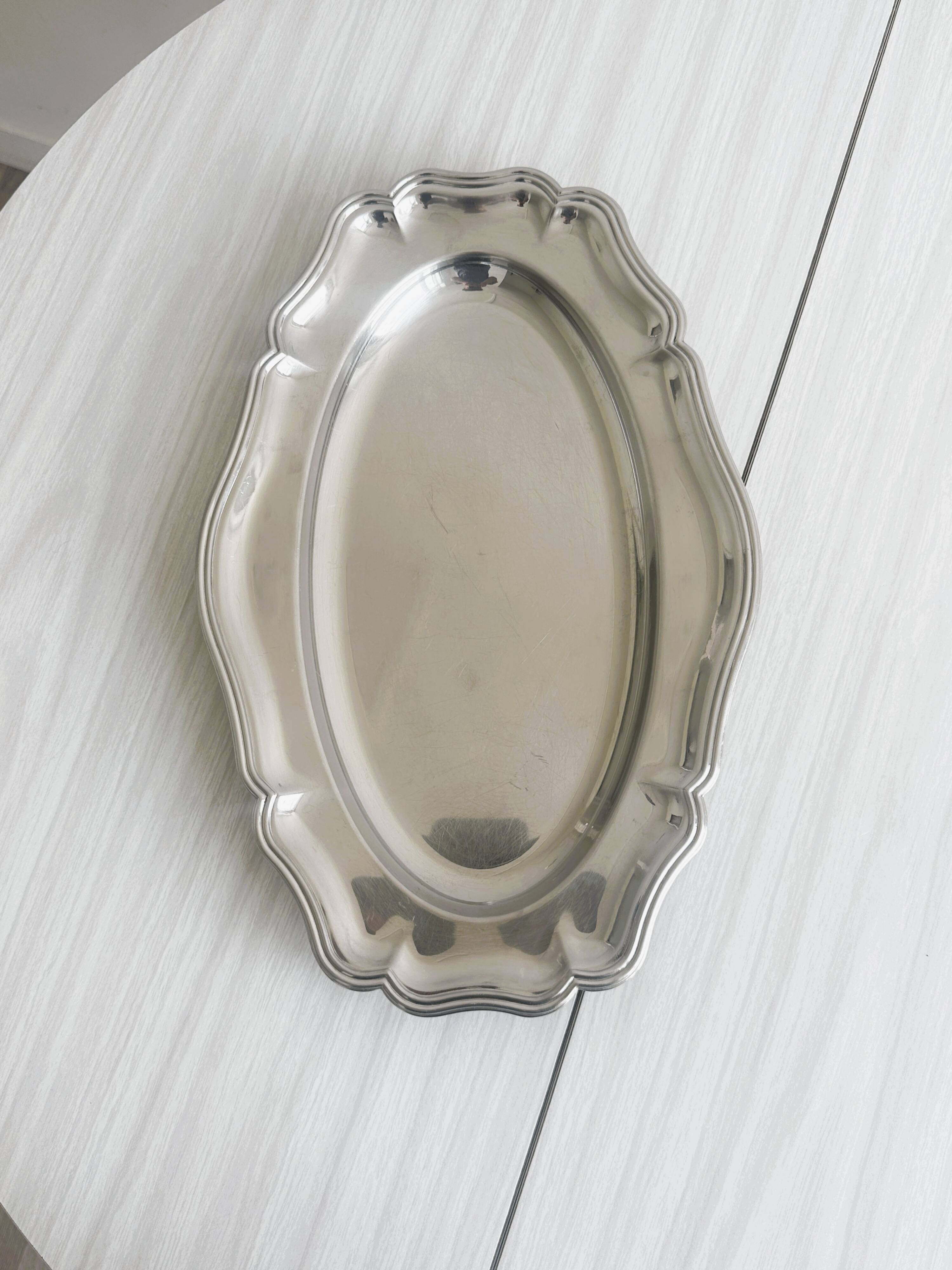 Plat ancien en métal