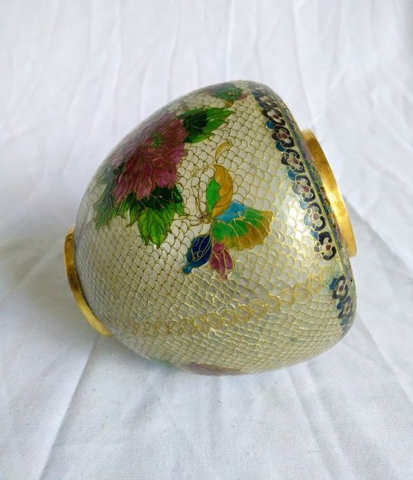 Openwork plique-à-jour enamel pot - 1920 to 1949 - China