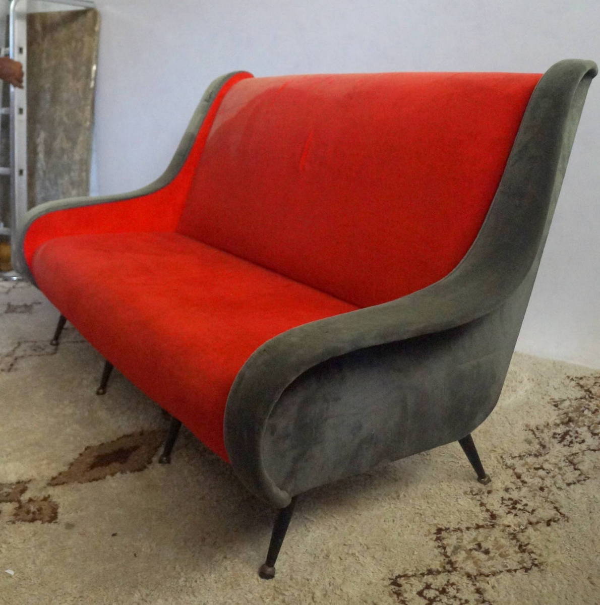 1950s bench in short velvet