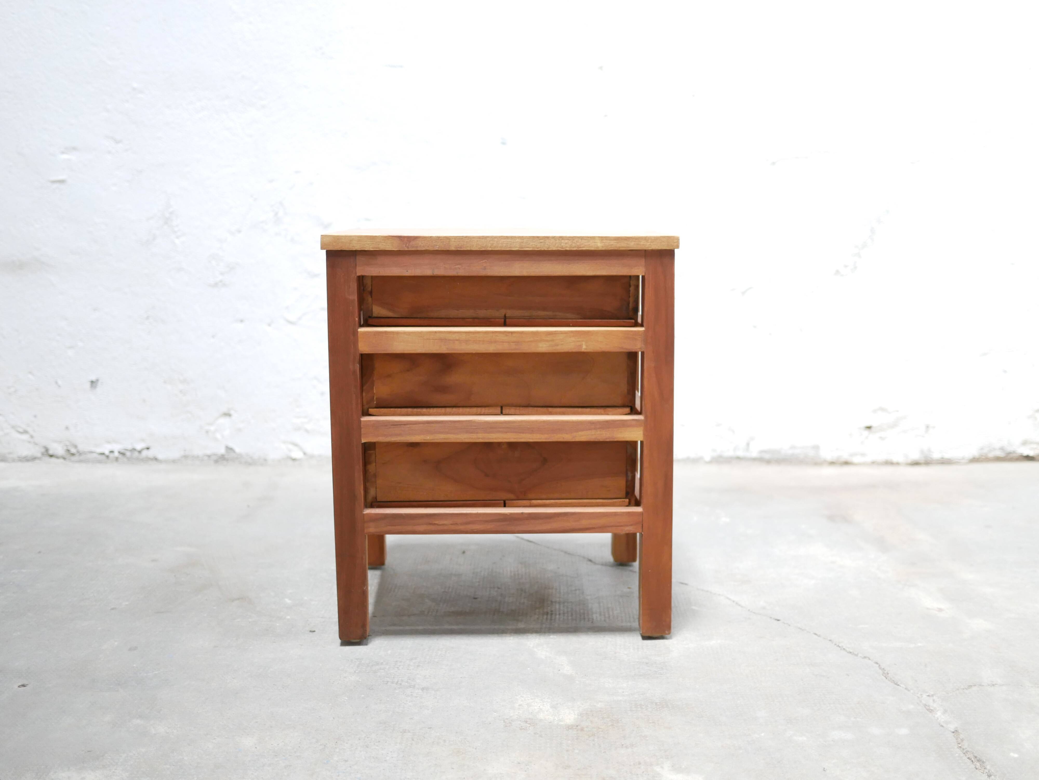 Meuble d'appoint chevet vintage en bois