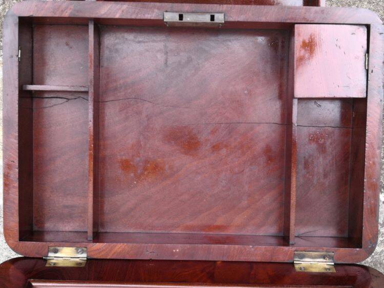 SMALL LADY'S MAHOGANY DRESSING TABLE, 19TH CENTURY RESTORATION STYLE