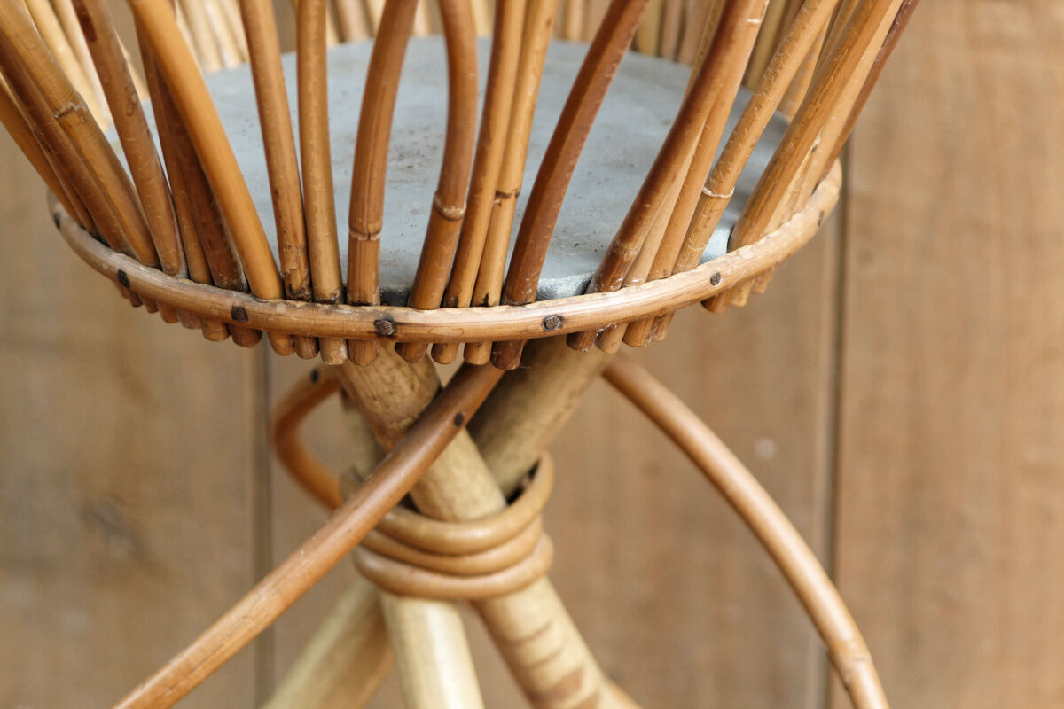 Wicker plant stand