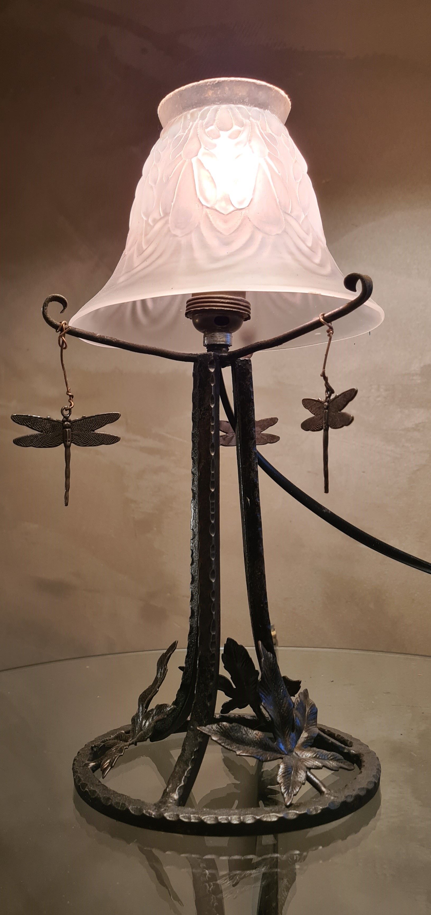 art nouveau wrought iron lamp and tulip molded opaque glass 28x15