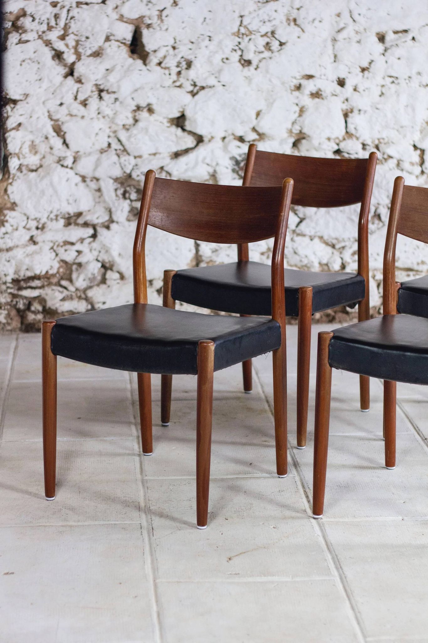 4 Scandinavian Fristho Franeker chairs in teak and skai, 1960.