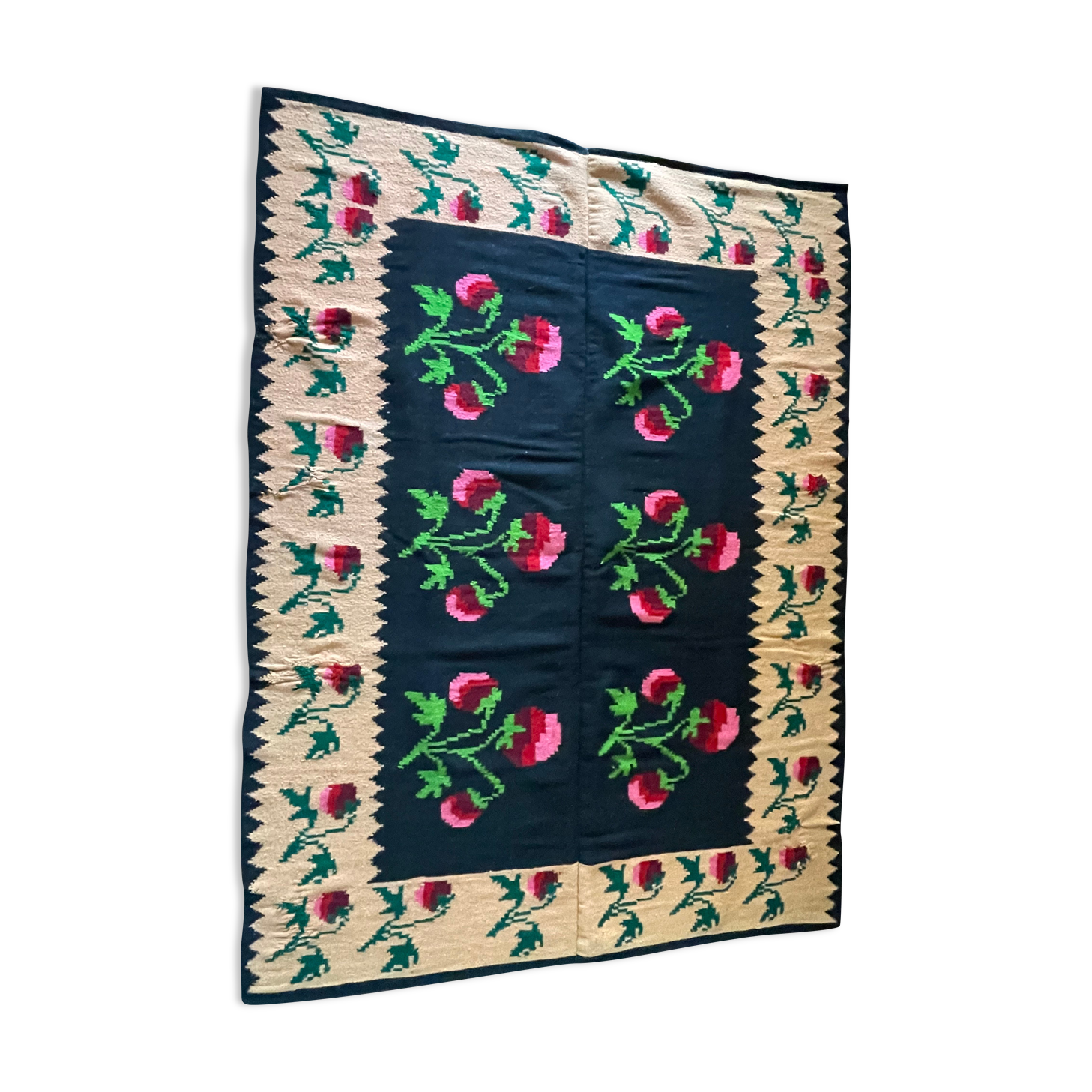 Romanian floral handwoven carpet made in wool, bohemian design with flowers