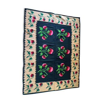 Romanian floral handwoven carpet made in wool, bohemian design with flowers