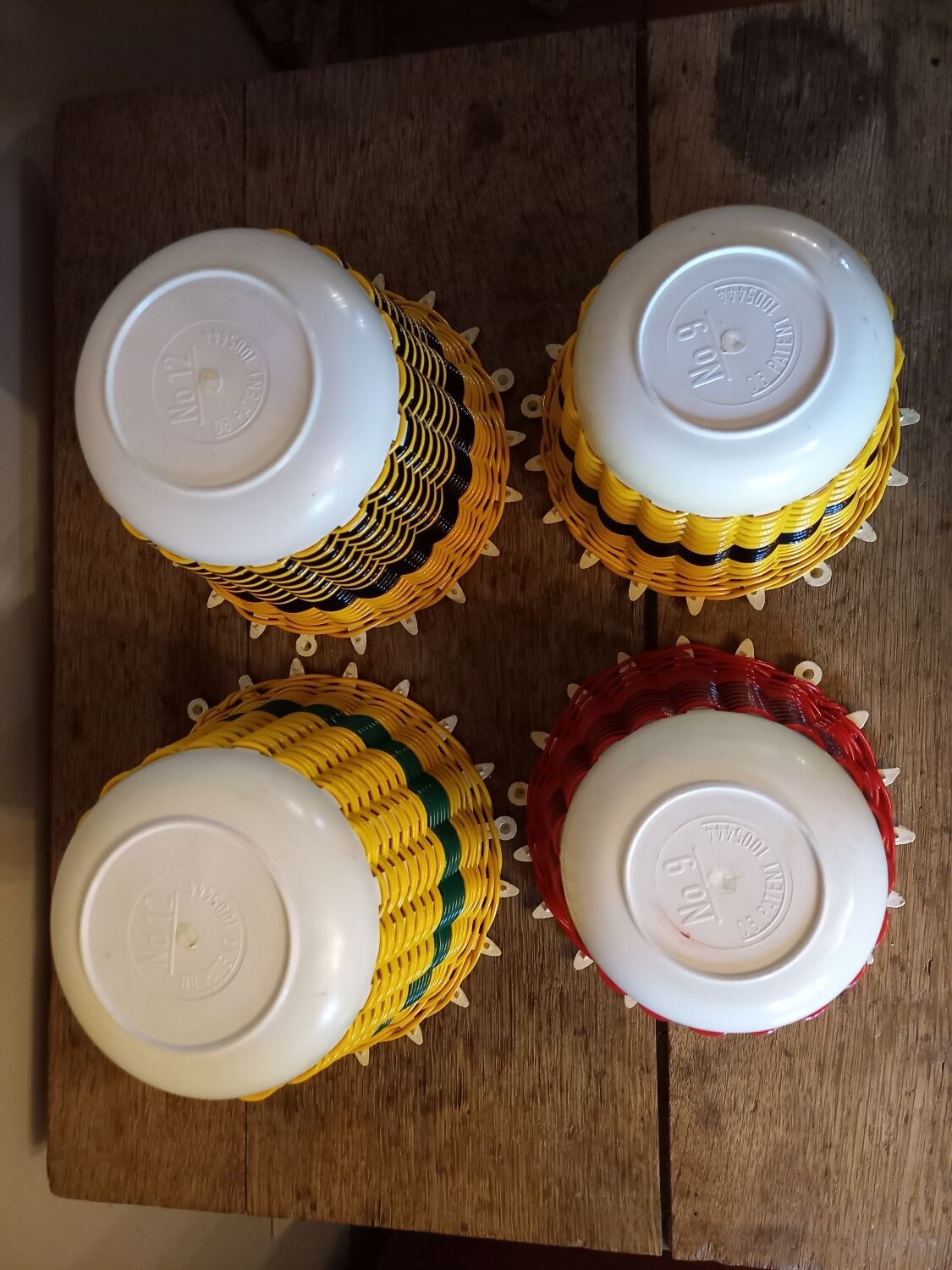 Lot de 4 vases en scoubidou vintage