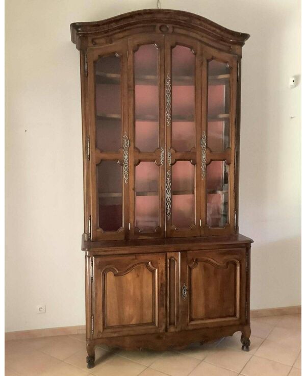 Imposant buffet, vitrine deux corps en noyer