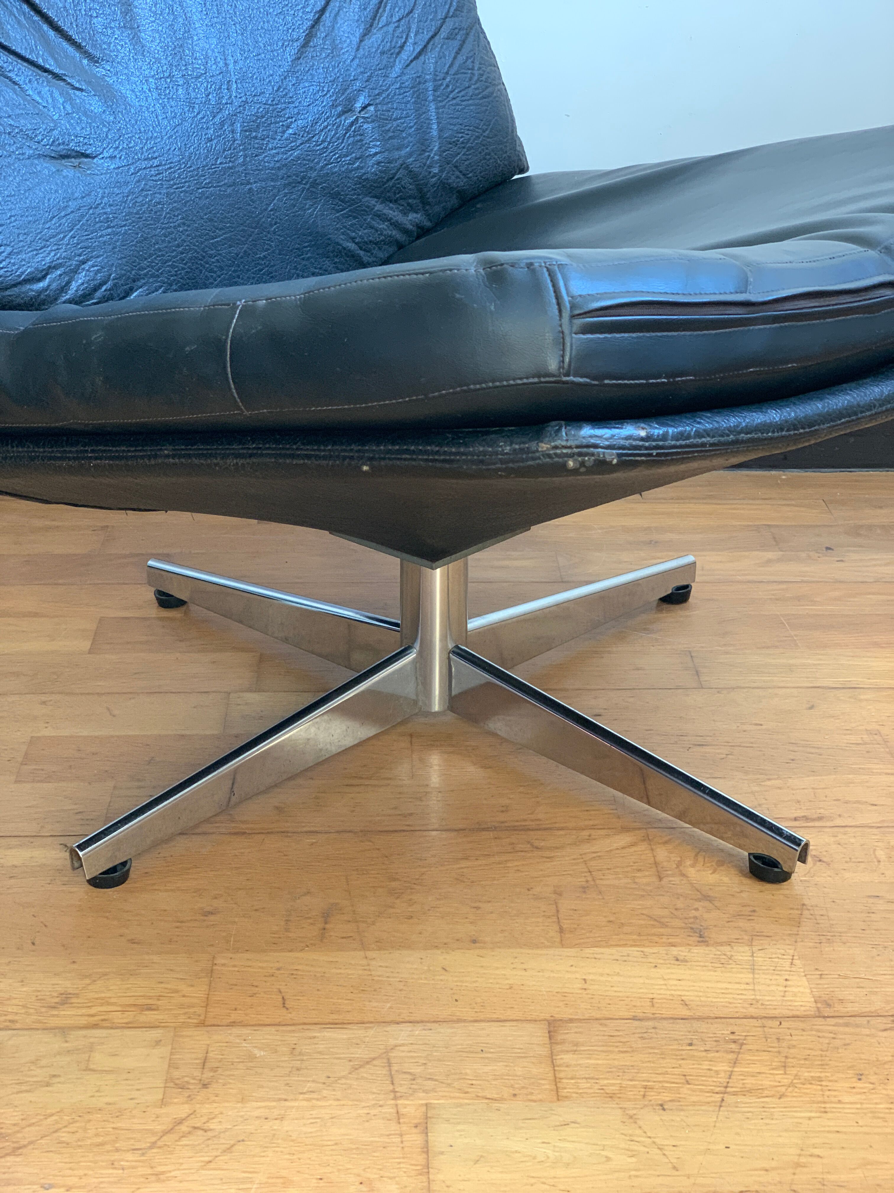 Swivel armchair 1970