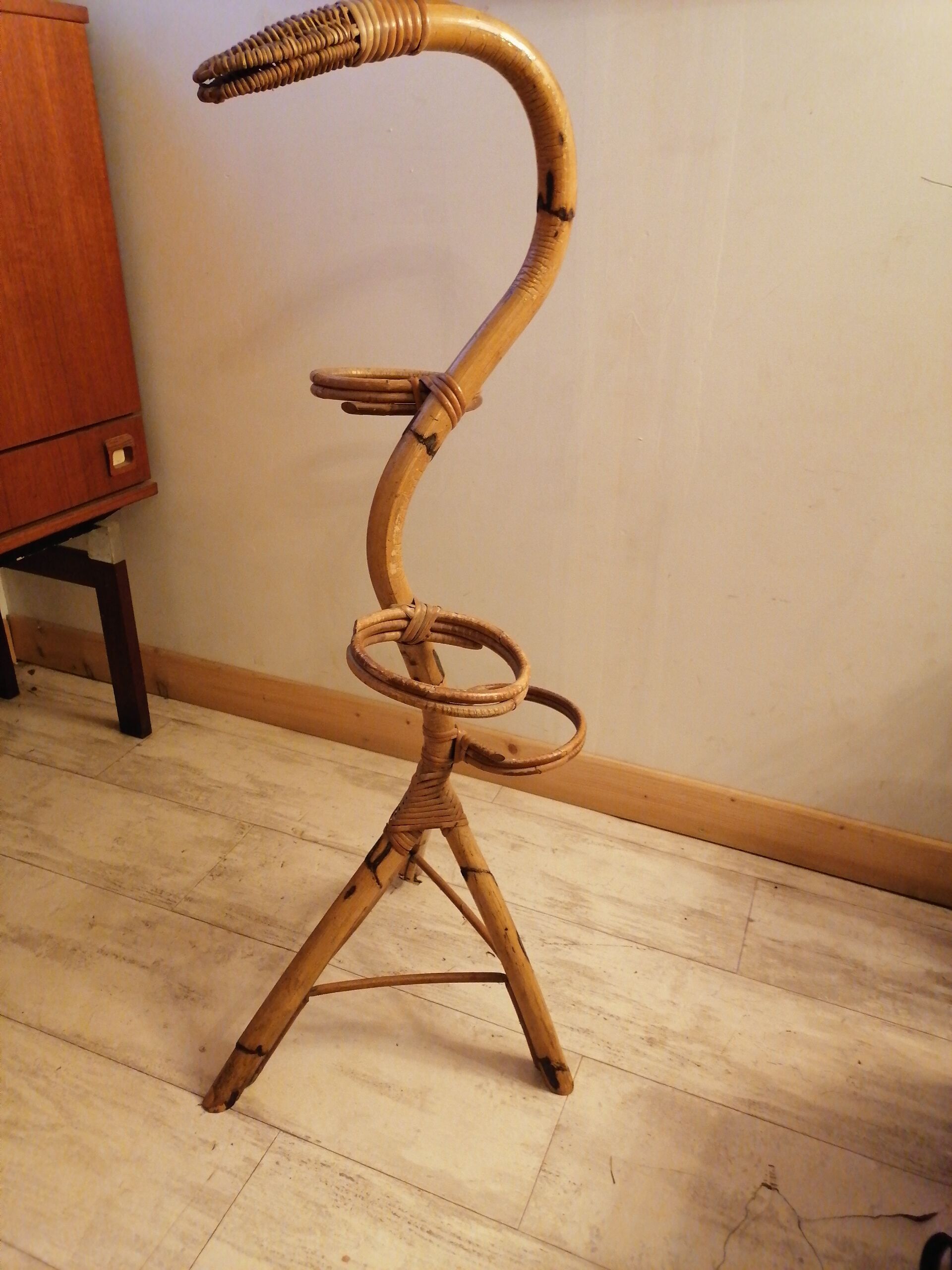 Plant holder bamboo rattan snake vintage