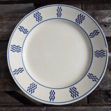 2 flat plates and 1 ravier Lunéville