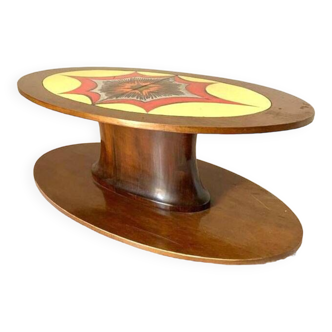 Table basse ovale vintage en noyer massif, Italie années 60