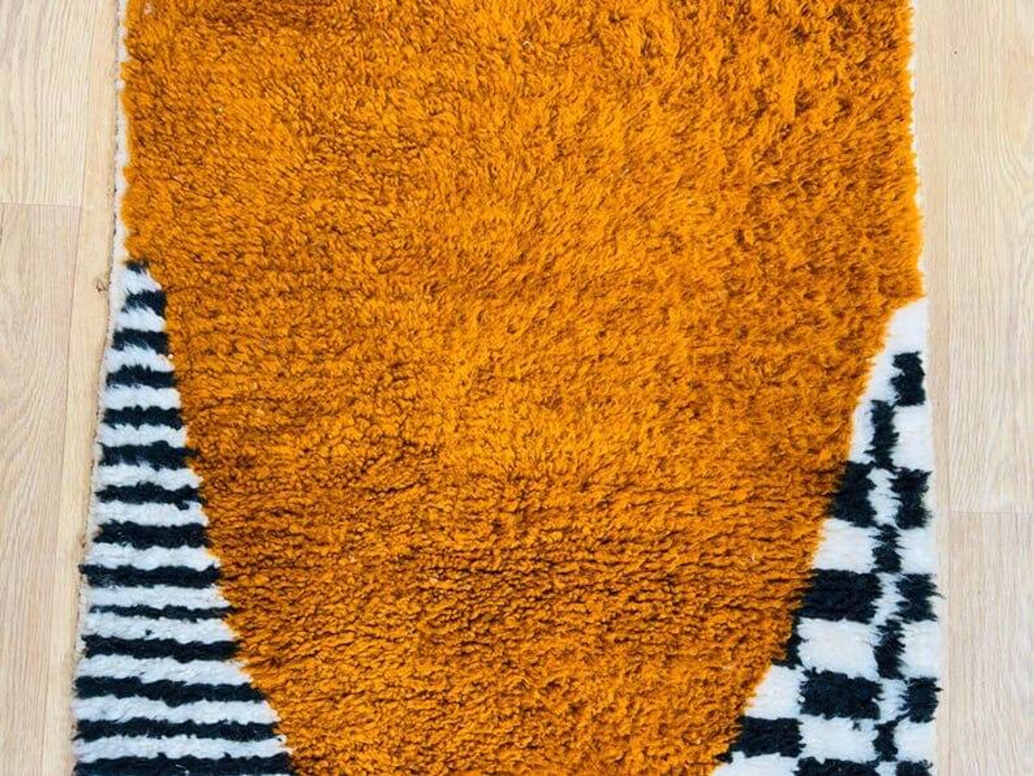 Tapis berbere marocain tissé main taille 75 x 300 cm