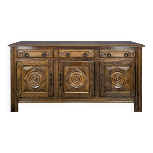 buffet brutaliste dans