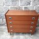 Commode vintage pieds fuseaux