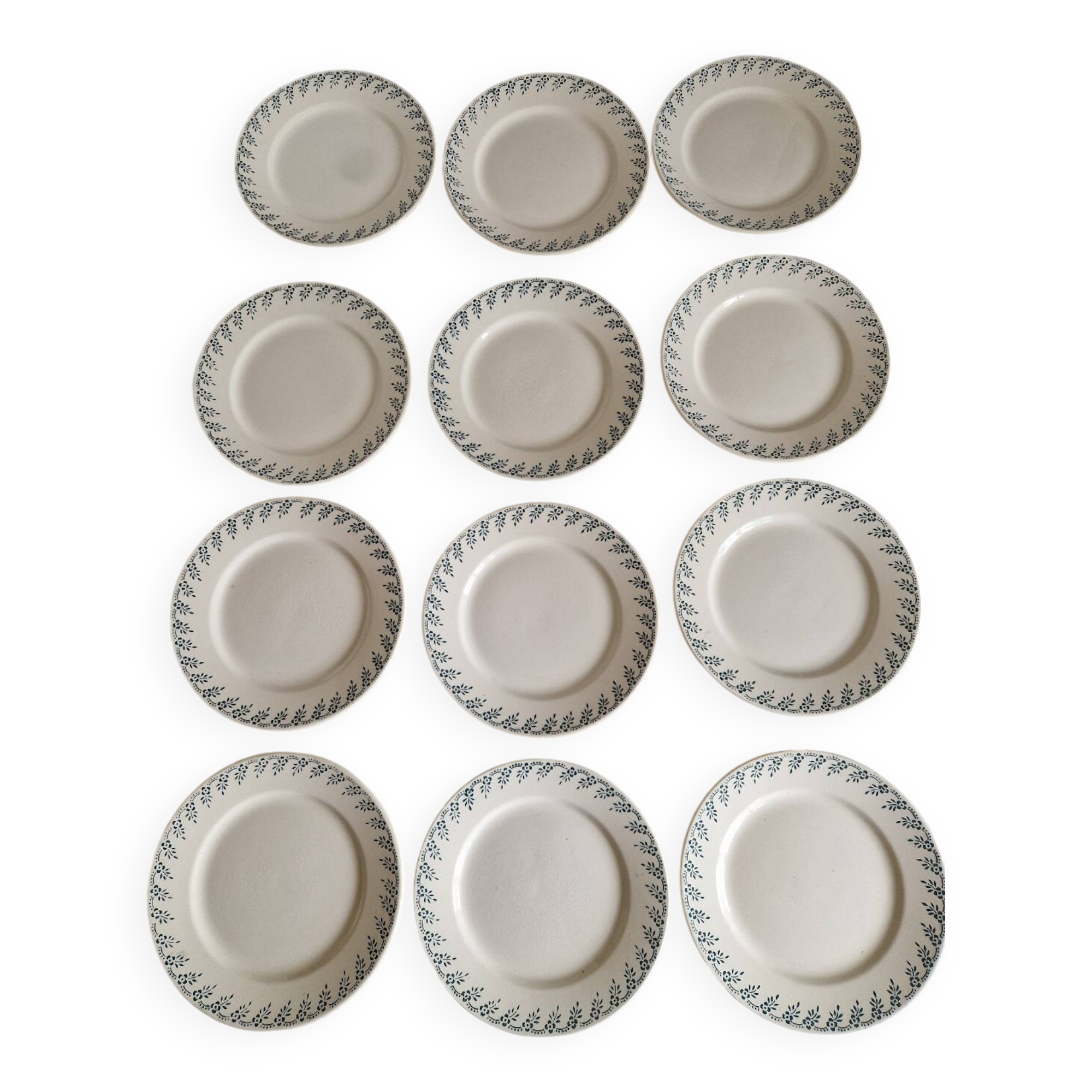 12 assiettes plates Choisy le Roi en terre de fer modèle 1212