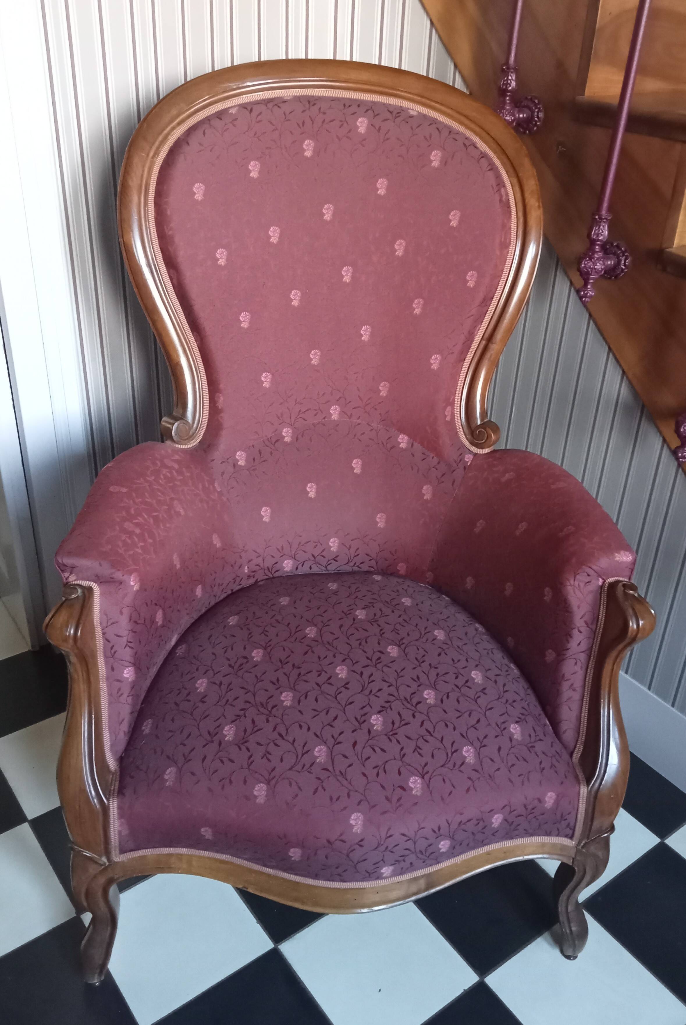 Pair of NIII walnut armchairs