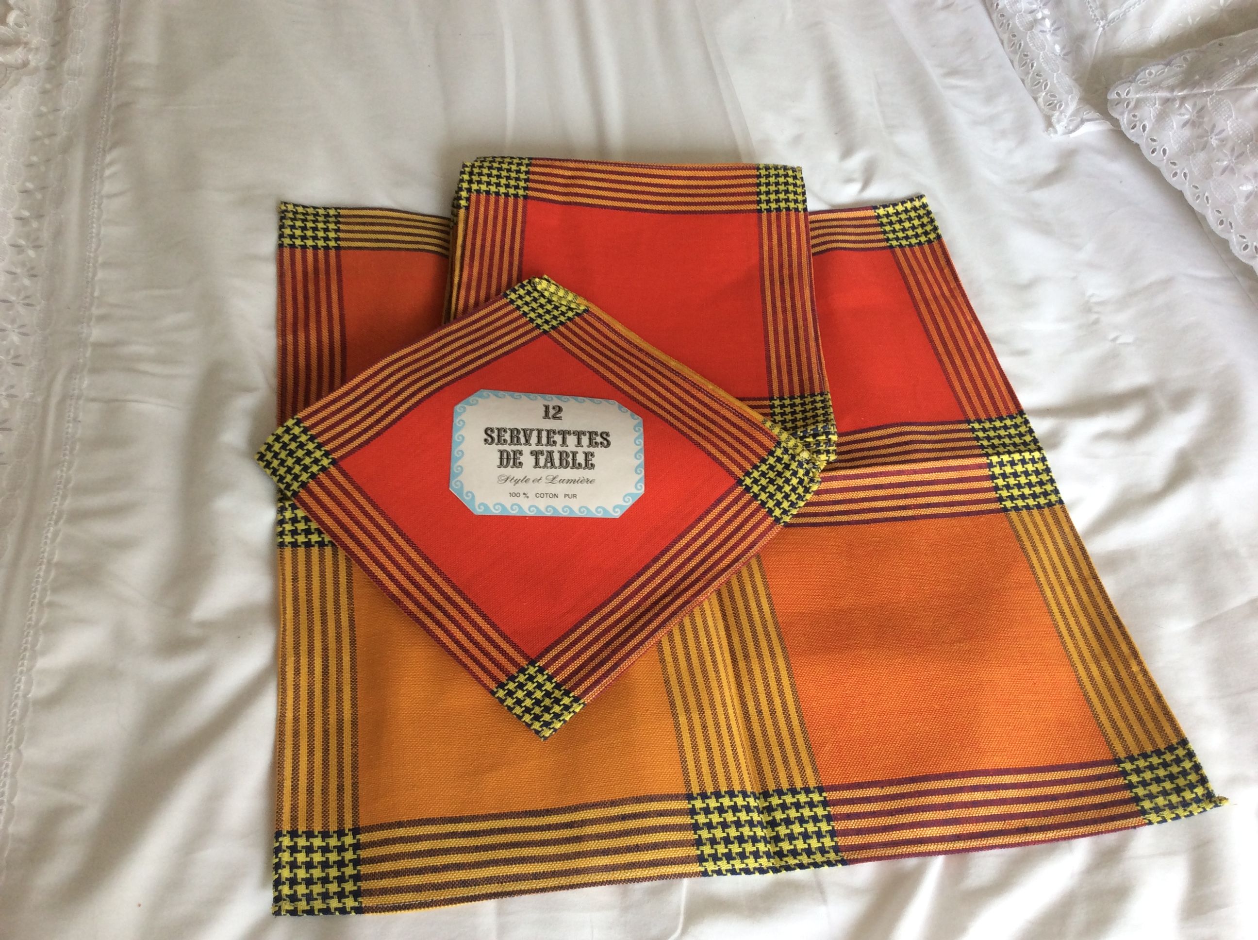 Set of 12 & 2 napkins