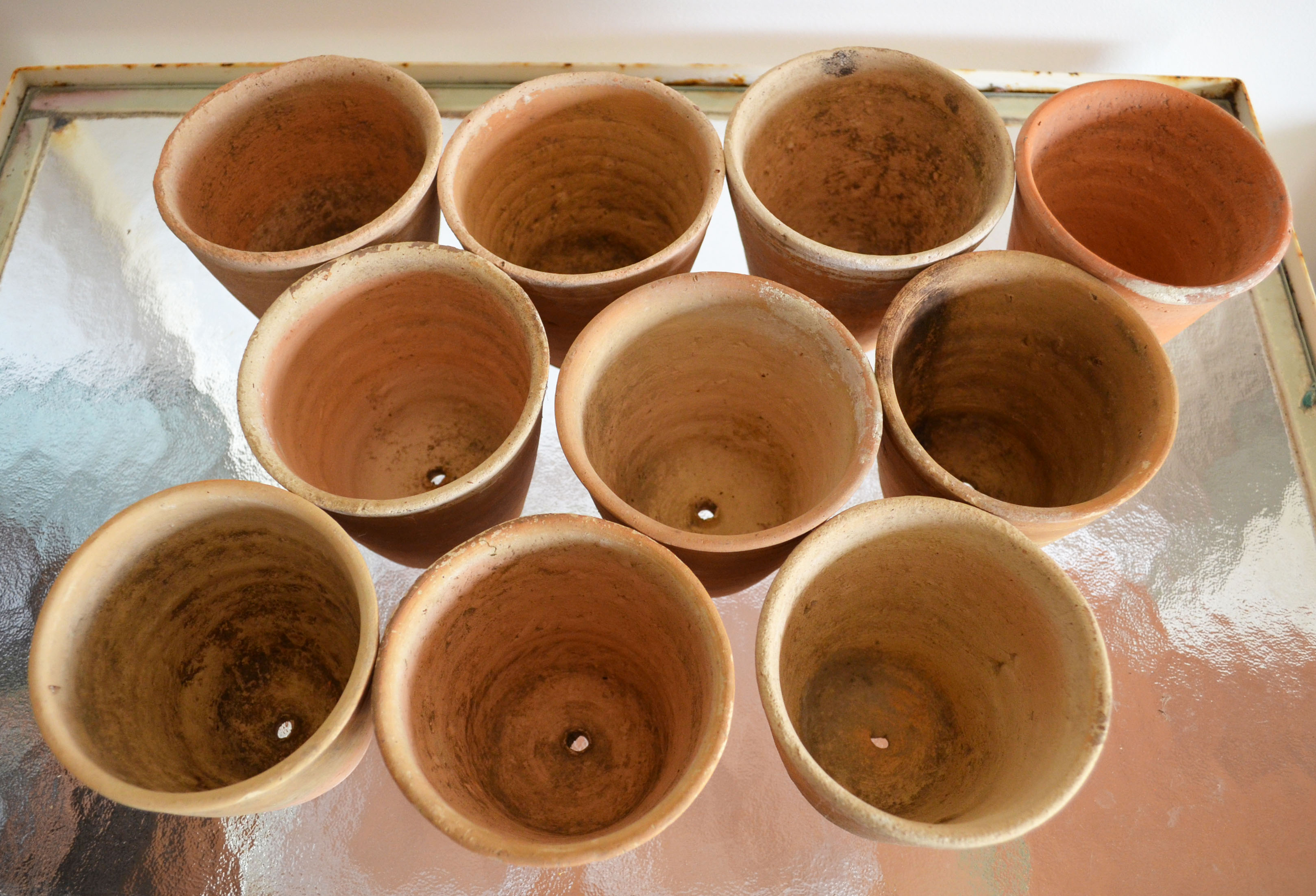 10 antique terracotta pots 9-10 cm