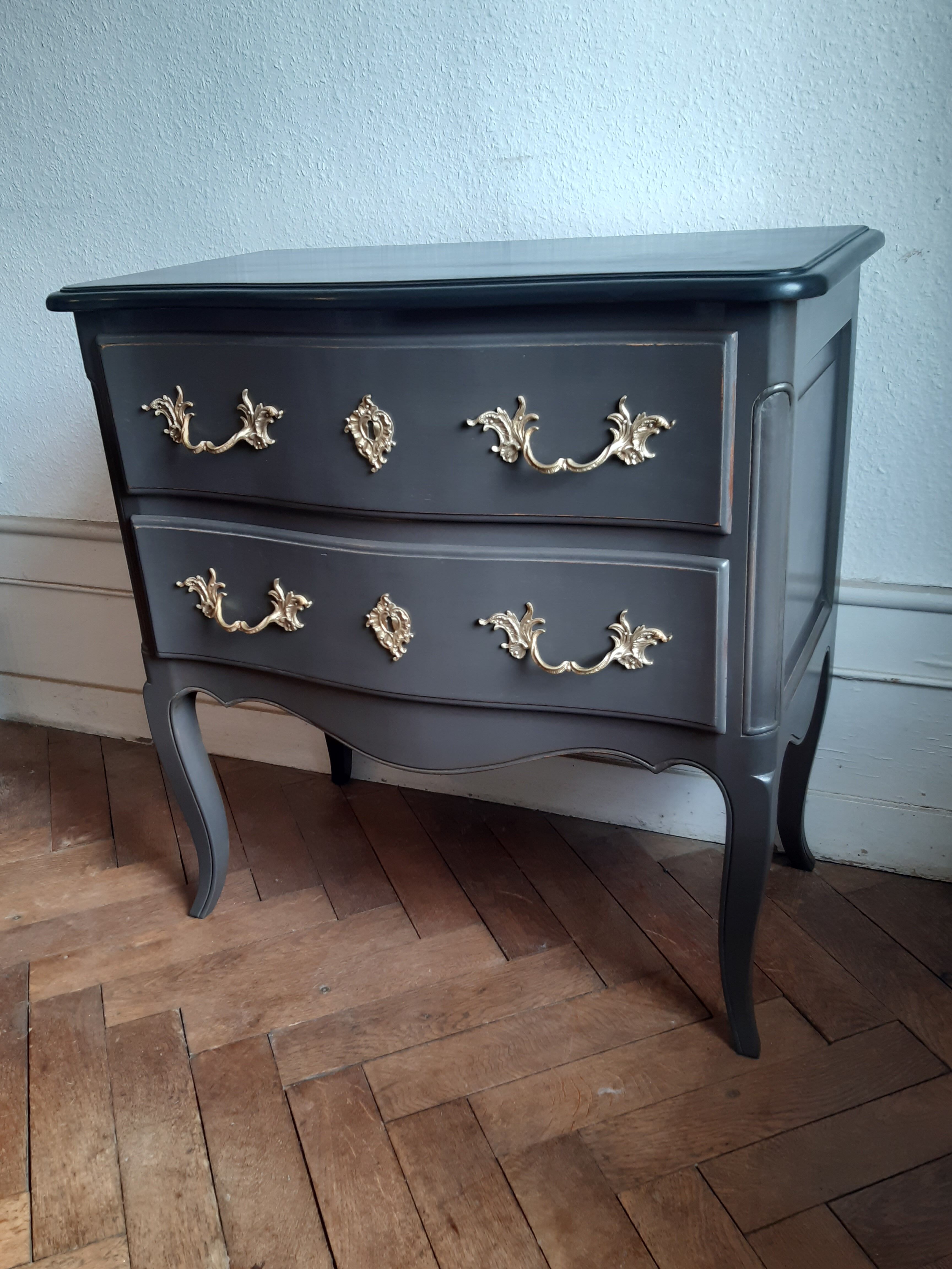 Patinated chest of drawers Louis XV style 2 drawers