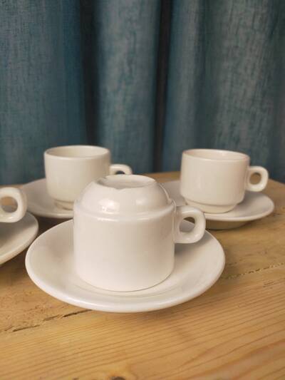 4 fours and 4 bistro coffee saucers