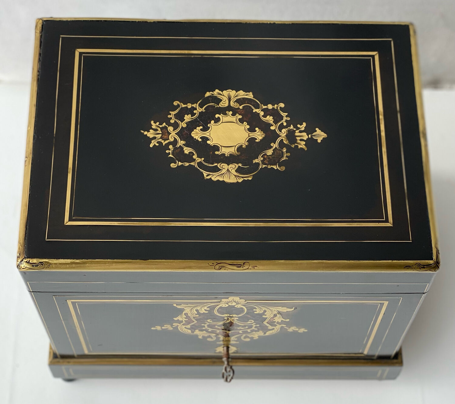 Napoleon III liquor cellar