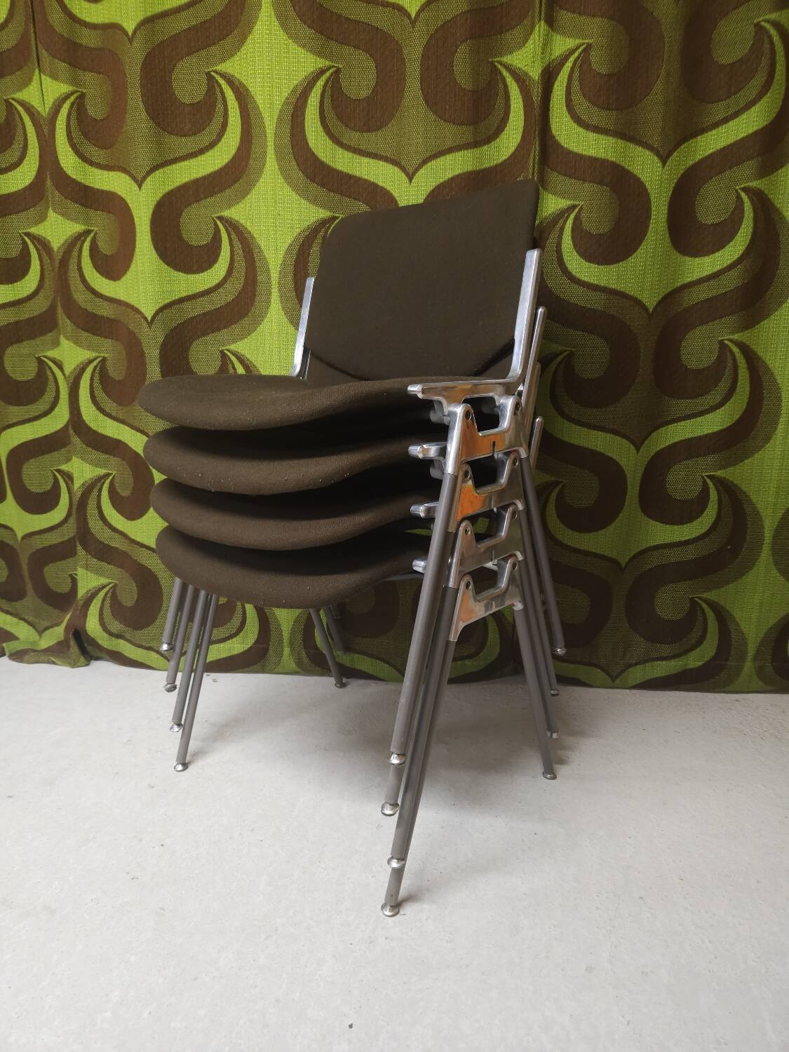 4 dsc castelli chairs
