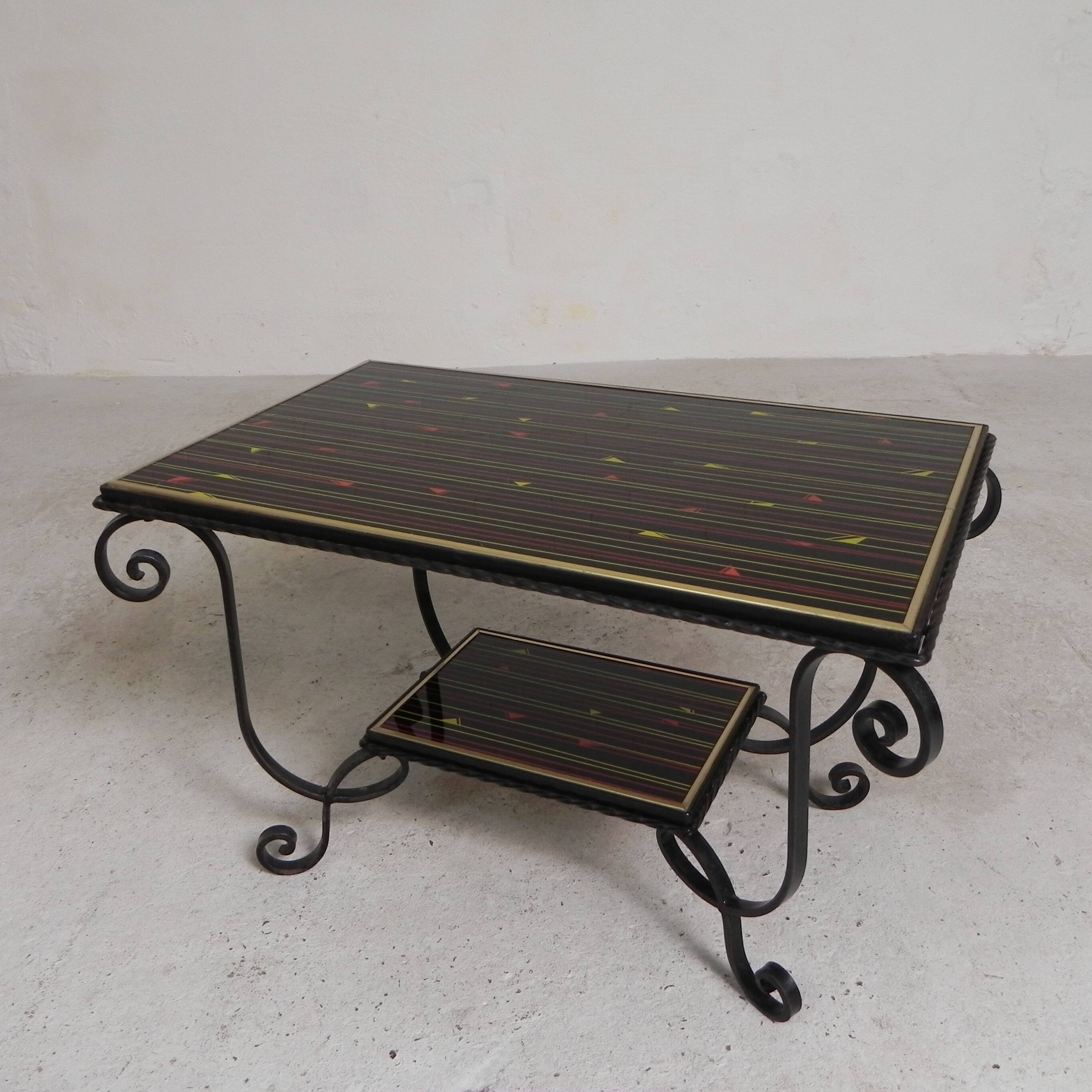 Table basse vintage avec 2 plateaux en verre avec impression des années 50