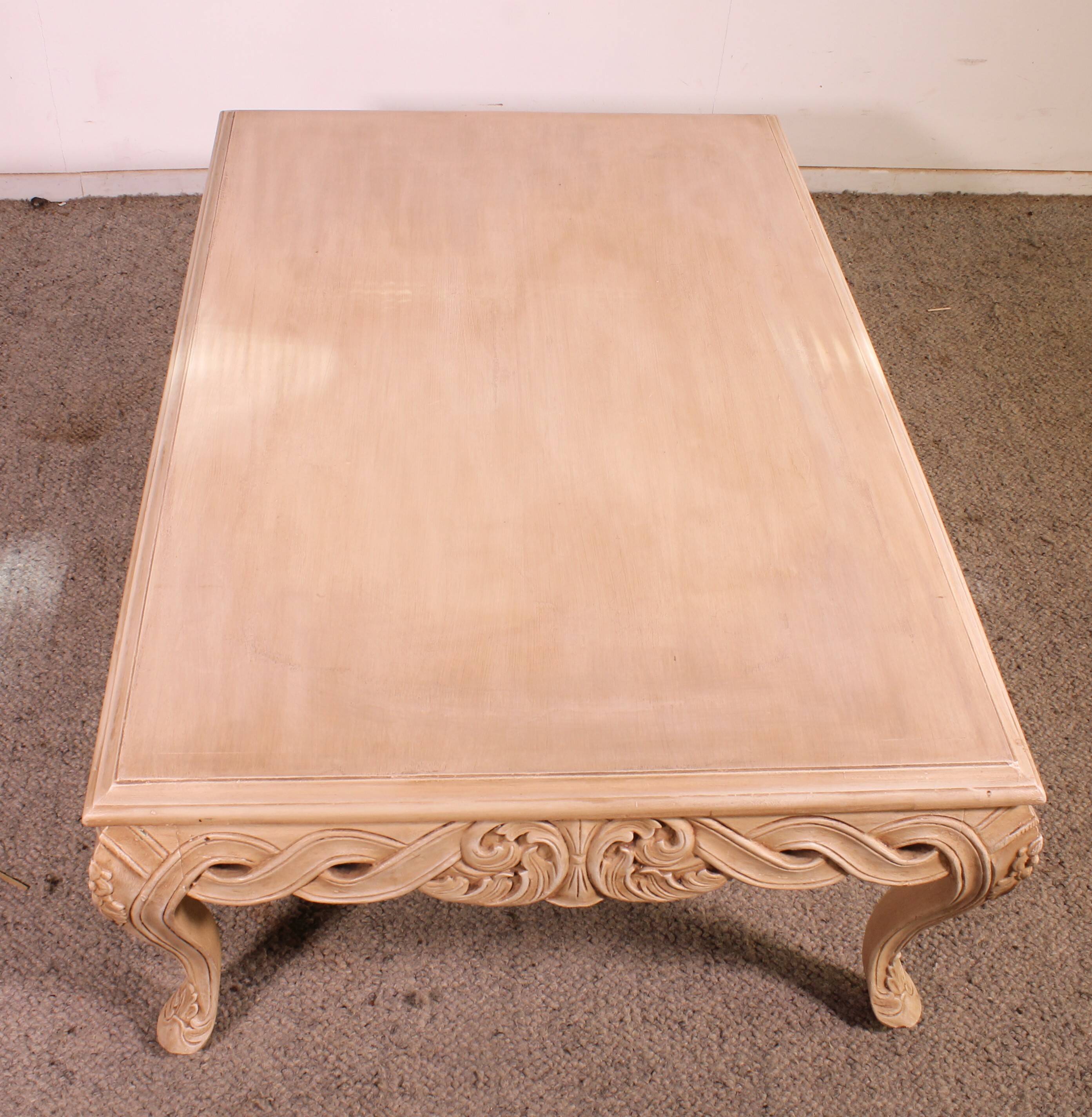 polychrome wooden coffee table