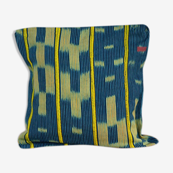 Cushion cover in blue baoulé fabric