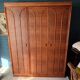 Armoire en rotin verni marron