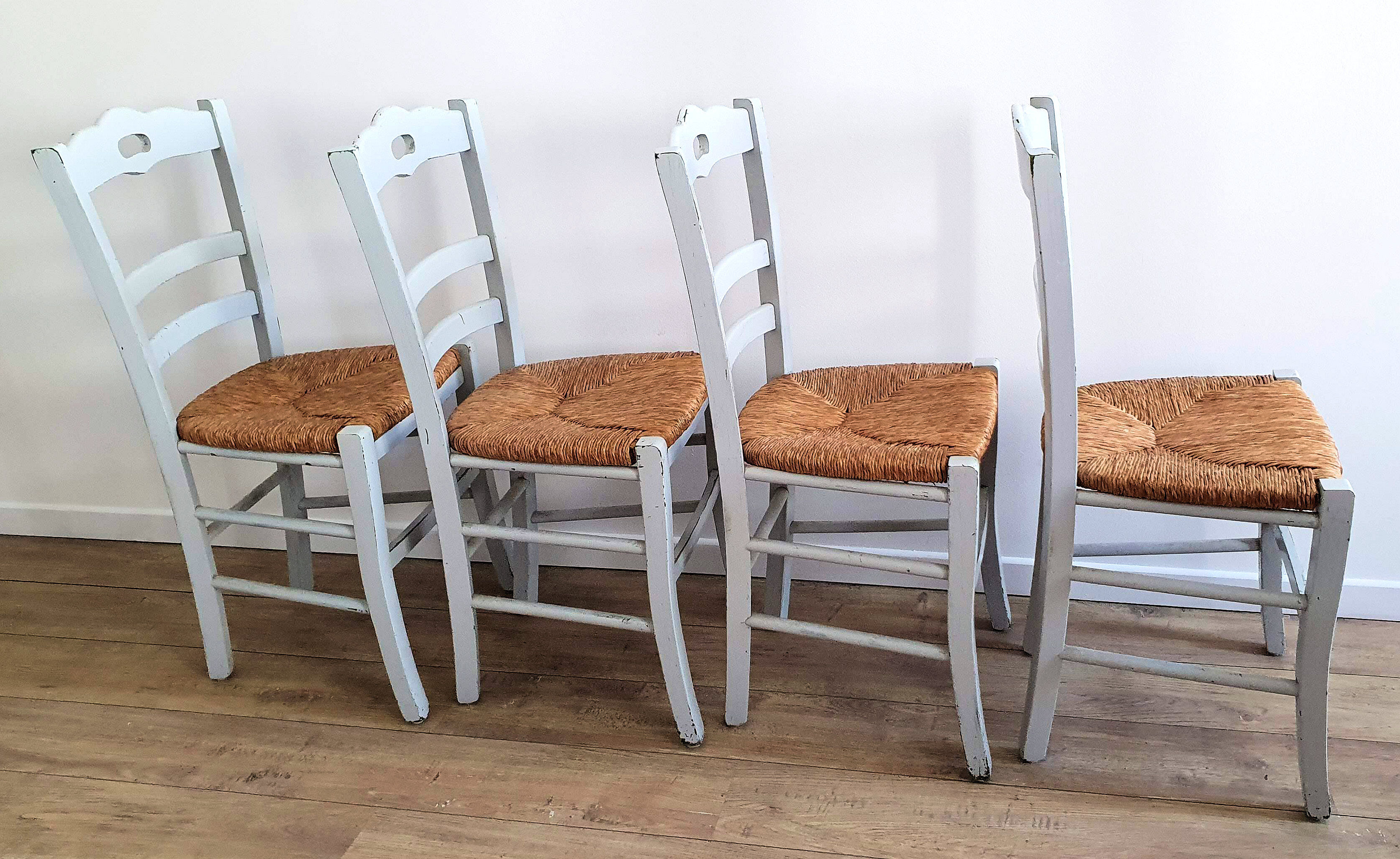 Light grey mulched chairs