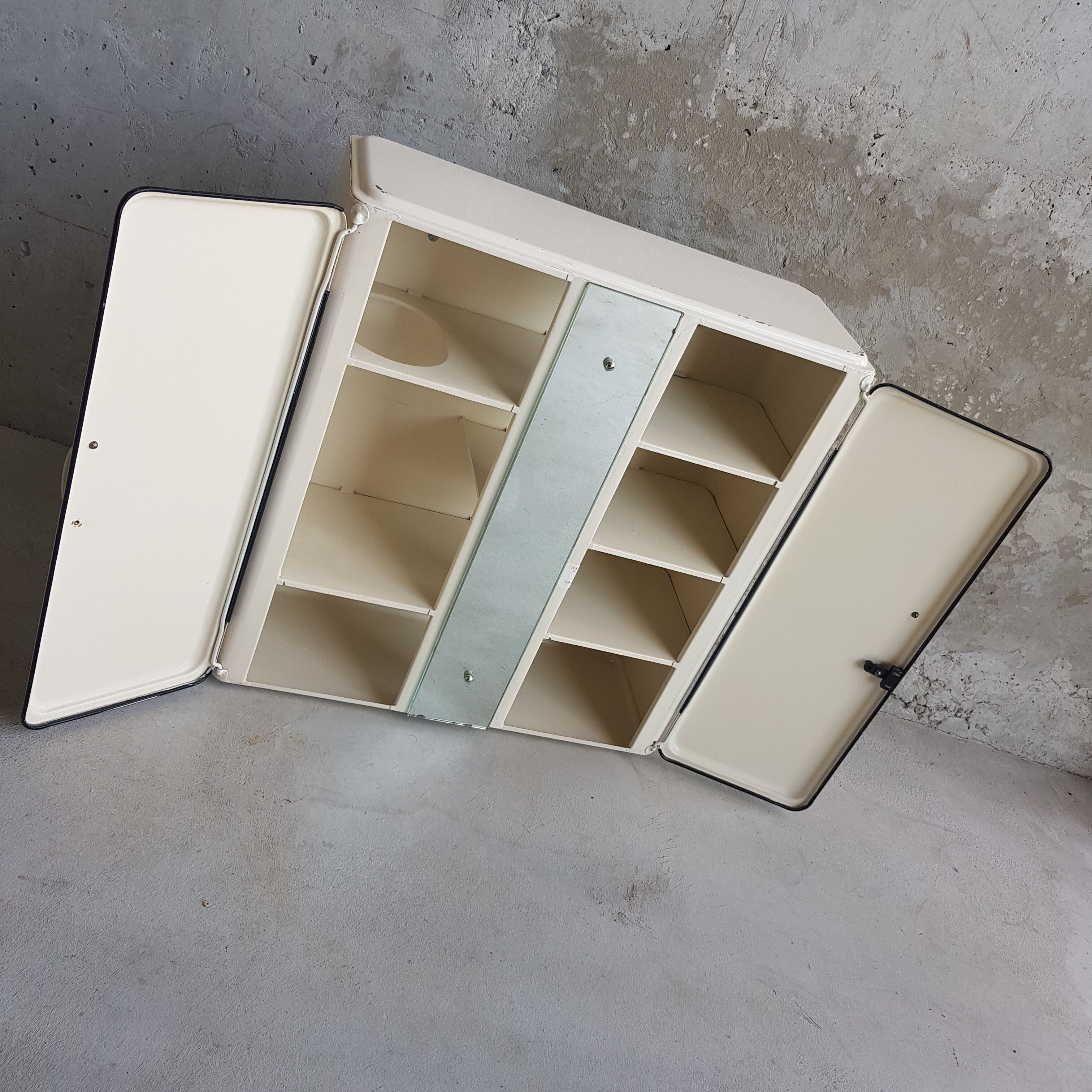 Metal medicine cabinet