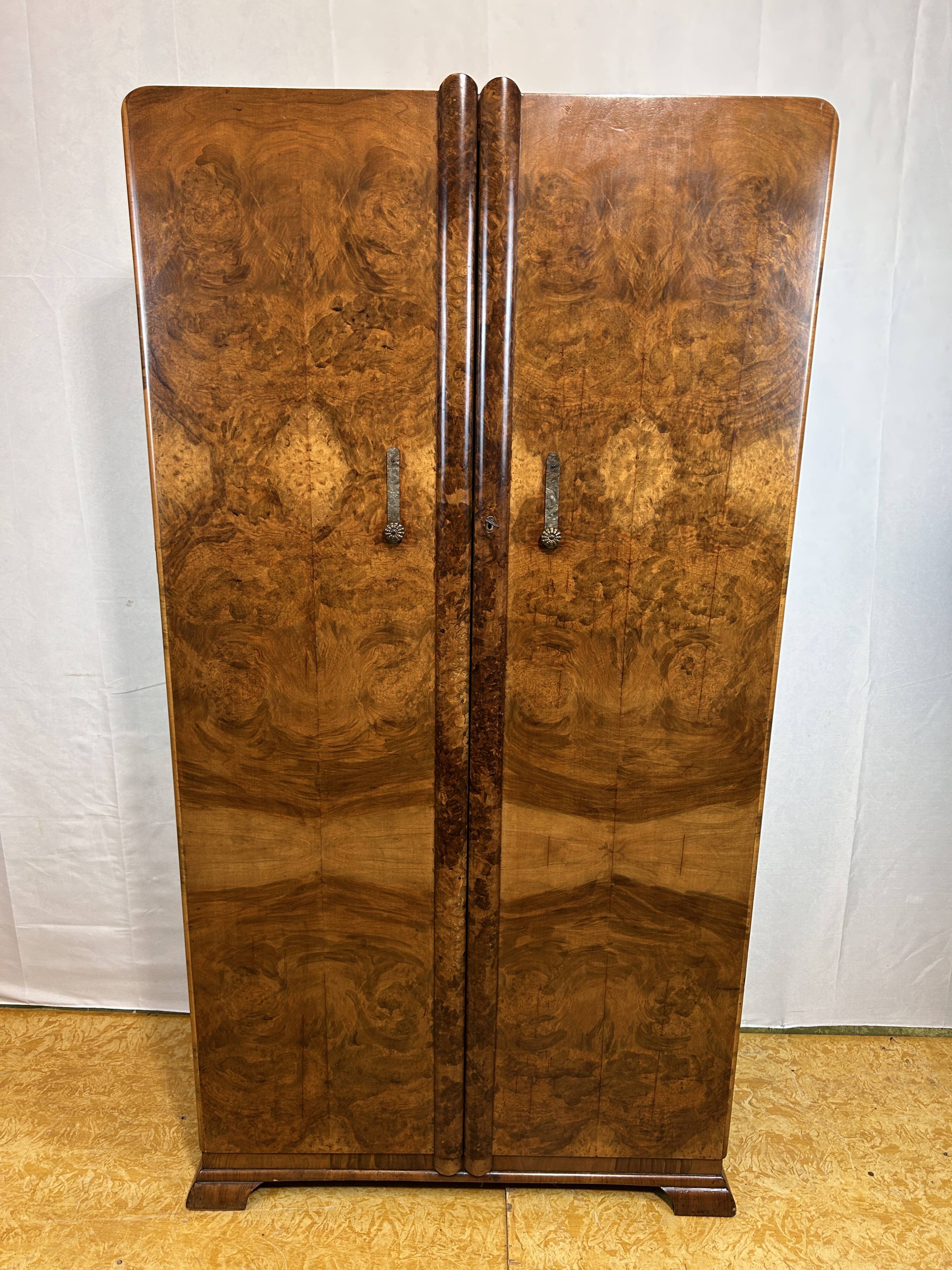 Art deco vintage brocante bachelor wardrobe burr walnut 1920-1930