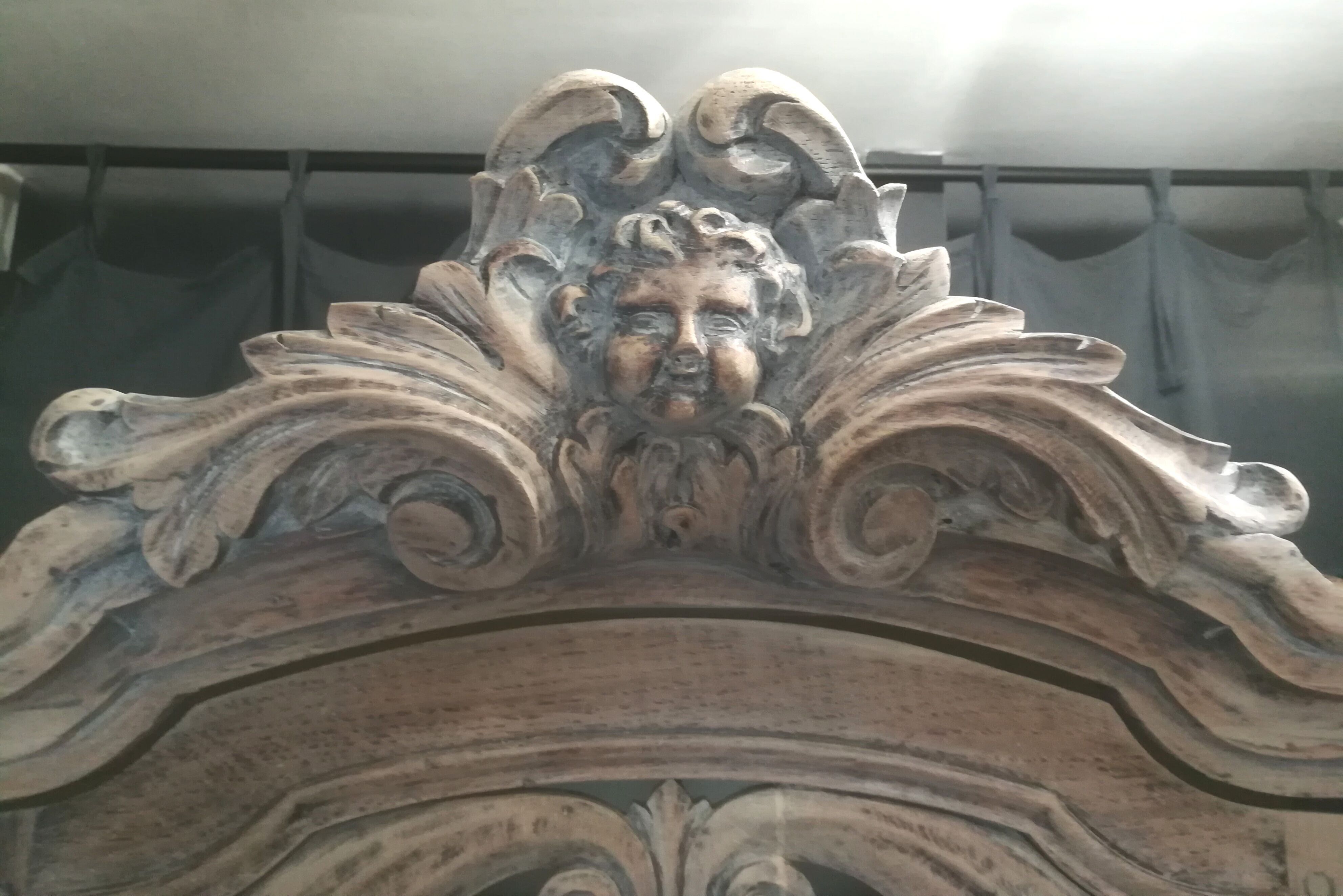 Mid-nineteenth century hindered oak